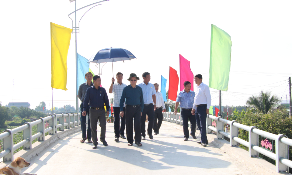 Thủ Thừa: Nguyên chủ tịch nước Trương Tấn Sang dự khánh thành các công trình cầu, cống nông thôn