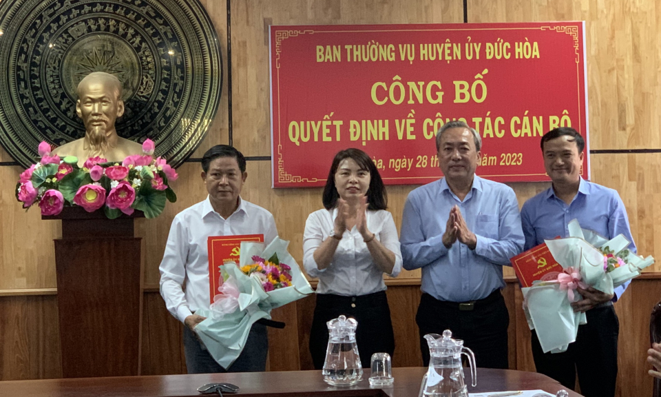 Đức Hòa bổ nhiệm Phó Phòng Văn hóa và Thông tin và Phó Giám đốc Trung tâm Văn hóa Thông tin và Truyền thanh