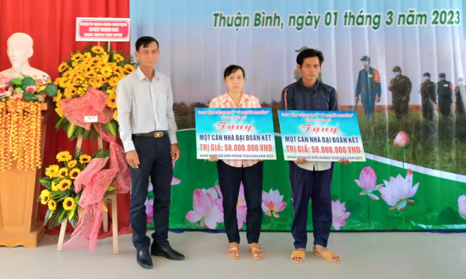 Thạnh Hóa: Hai xã biên giới tổ chức Ngày Biên phòng toàn dân
