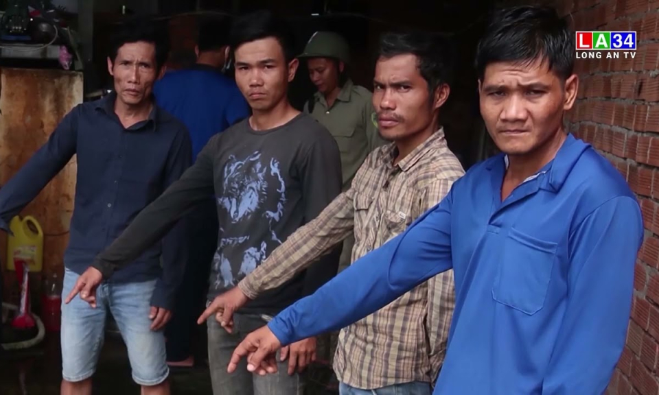 Cạy tường một cửa hàng trộm 08 xe mô tô