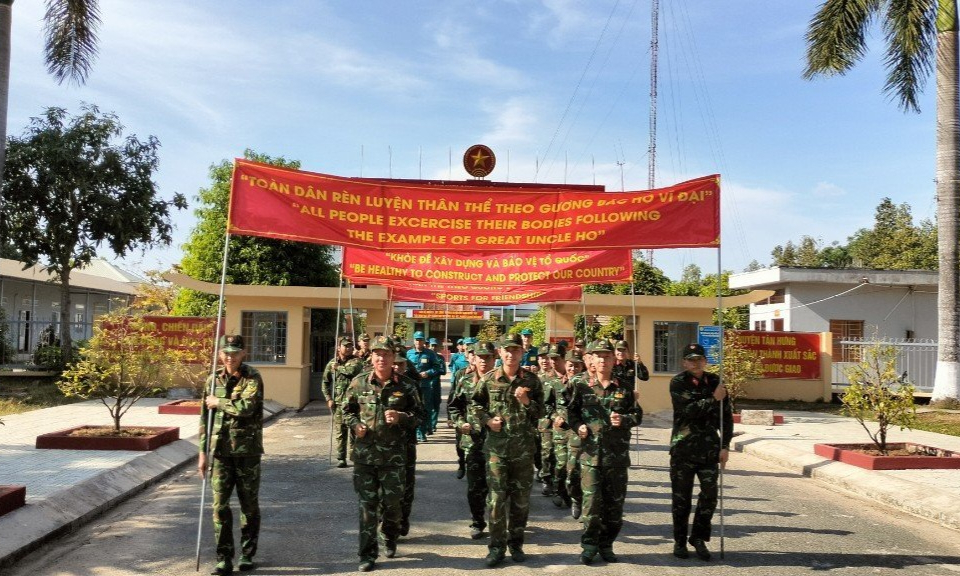 Ban Chỉ huy Quân sự huyện Tân Hưng tổ chức Ngày chạy thể thao quân sự (CISM) kết hợp Ngày chạy Olympic năm 2023