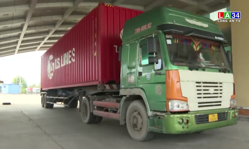 Long An: Hoạt động xuất nhập khẩu qua biên giới được duy trì ổn định