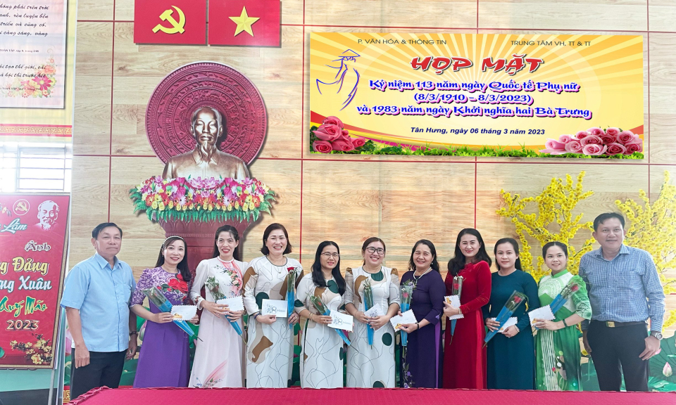 Trung tâm Văn hóa Thông tin và Truyền thanh huyện Tân Hưng họp mặt kỷ niệm 113 năm Ngày Quốc tế Phụ nữ 8/3