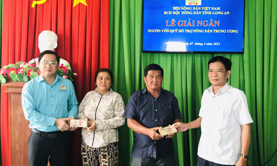 Cần Giuộc giải ngân 500 triệu đồng vốn Quỹ hỗ trợ Nông dân Trung ương