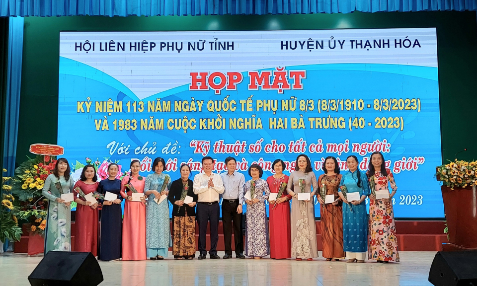 Thạnh Hóa họp mặt kỷ niệm Ngày Quốc tế Phụ nữ 8/3 