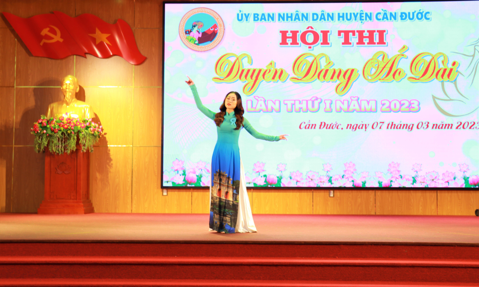 Cần Đước sôi nổi Hội thi Duyên dáng áo dài lần thứ I năm 2023