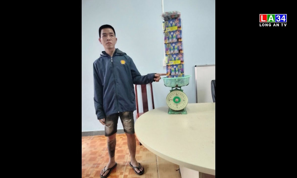 Công an huyện Đức Hòa tỉnh Long An truy tố đối tượng về hành vi tàng trữ hàng cấm