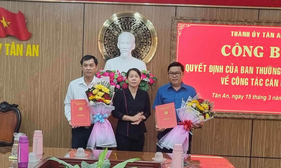  Ban Thường vụ Thành ủy  Tân An quyết định công tác cán bộ