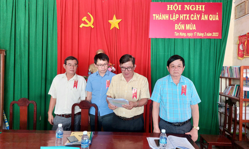 Tân Hưng thành lập Hợp tác xã cây ăn quả bốn mùa