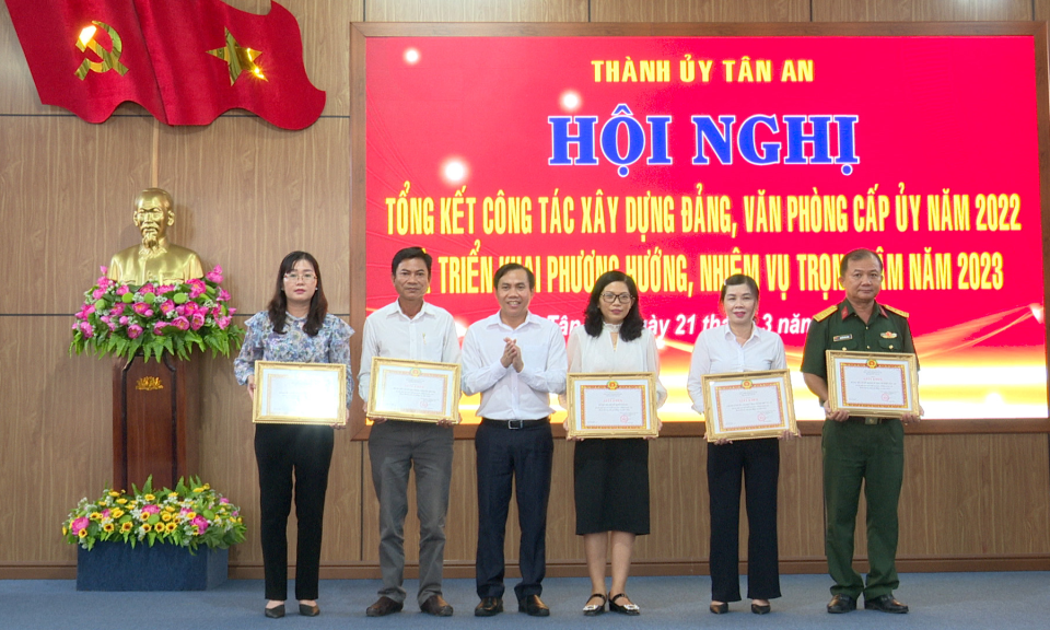 Thành phố Tân An tổng kết công tác xây dựng Đảng và công tác Văn phòng cấp ủy