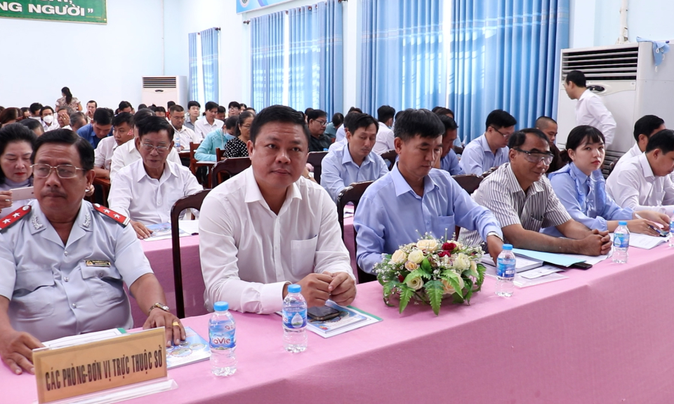 Hội thảo Công tác xã hội với giảm nghèo và các đối tượng cần trợ giúp xã hội