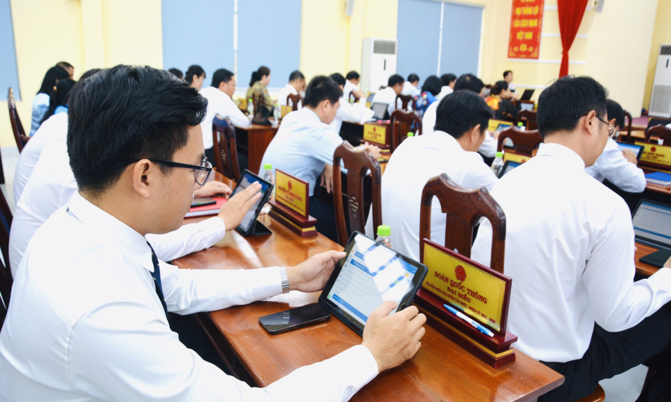 HĐND huyện Cần Giuộc tổ chức kỳ họp lần thứ 10 - kỳ họp chuyên đề 