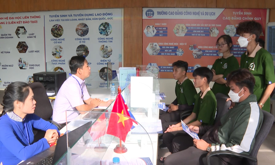 Trường Cao đẳng Công nghệ và du lịch: Hội thi tài năng và tư vấn hướng nghiệp 2023