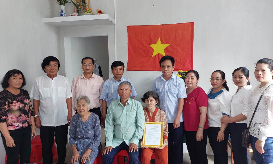 Thành phố Tân An trao nhà “Mái ấm tình thương” cho hộ khó khăn về nhà ở