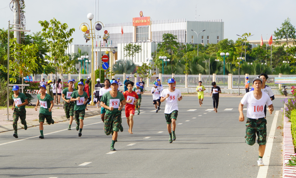 Mộc Hóa phát động Ngày chạy Olympic vì sức khỏe toàn dân 
