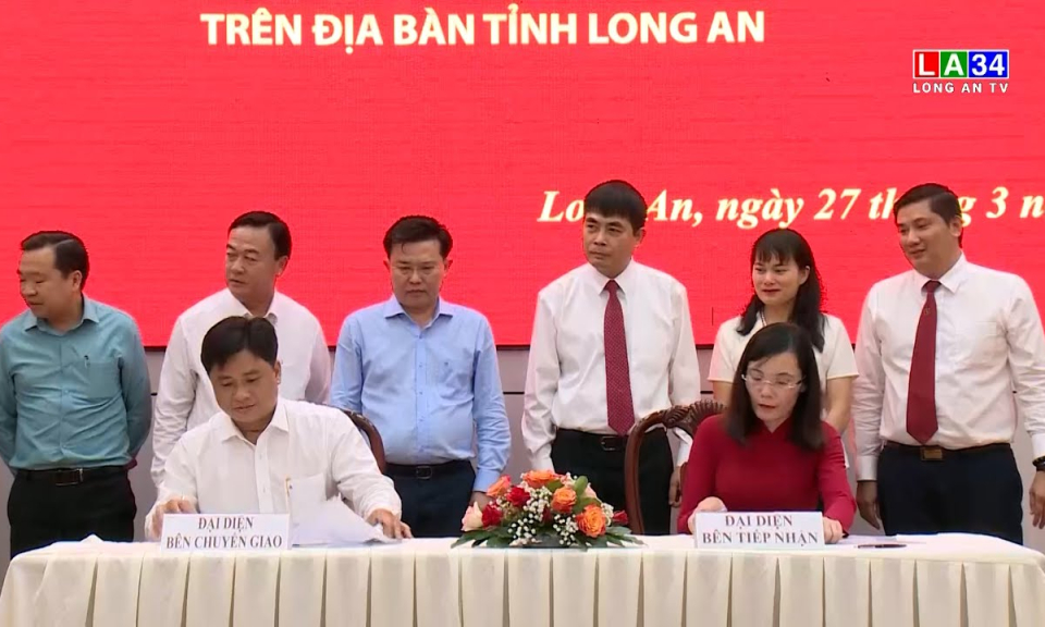 Lễ chuyển giao, tiếp nhận tổ chức Đảng, đảng viên các chi nhánh Agribank