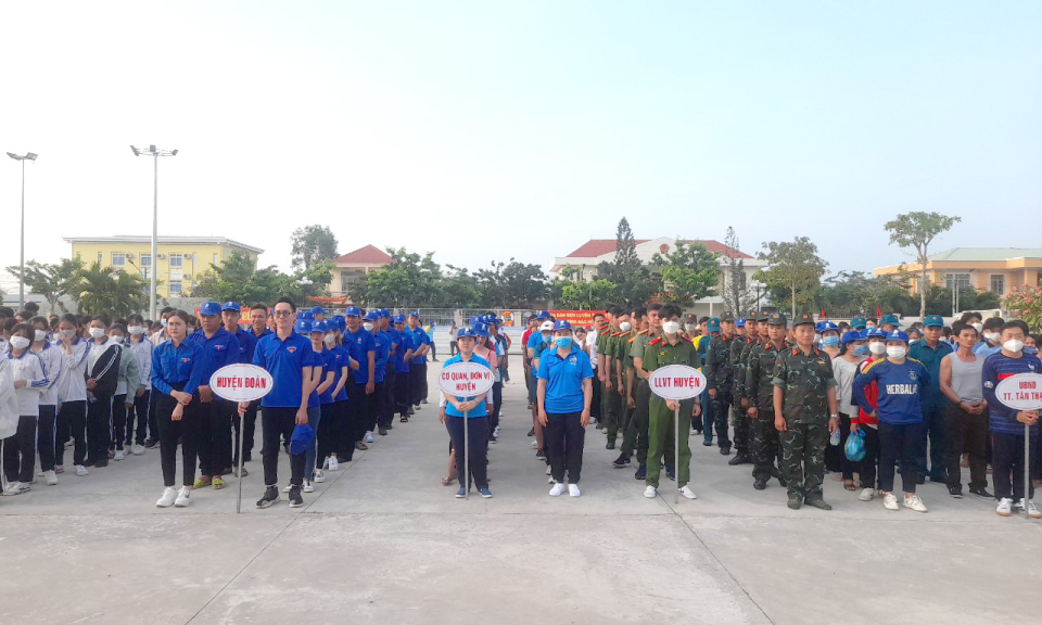 Tân Thạnh có gần 200 vận động viên tham gia Ngày chạy Olympic năm 2023