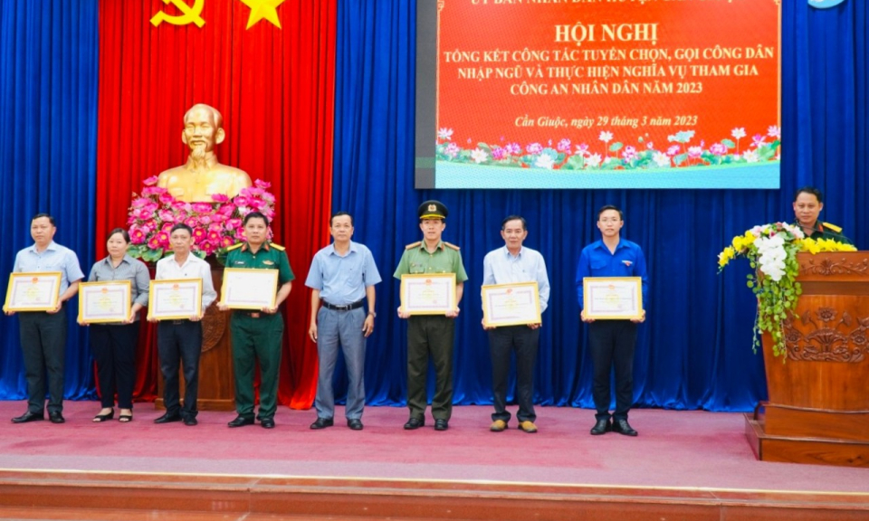 Cần Giuộc tổng kết công tác tuyển chọn và gọi công dân nhập ngũ năm 2023