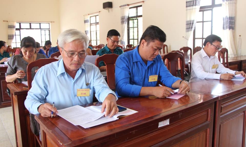 Thủ Thừa: Hội thi cán bộ giảng dạy chính trị giỏi trong lực lượng vũ trang huyện
