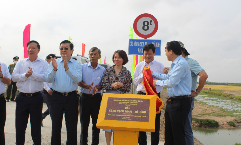 Đức Huệ khánh thành 09 công trình cầu tuyến Rạch Tràm - Mỹ Bình 
