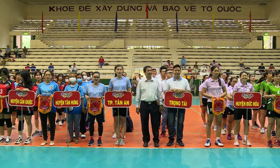 Khai mạc Giải Bóng chuyền hơi nữ tỉnh Long An năm 2023