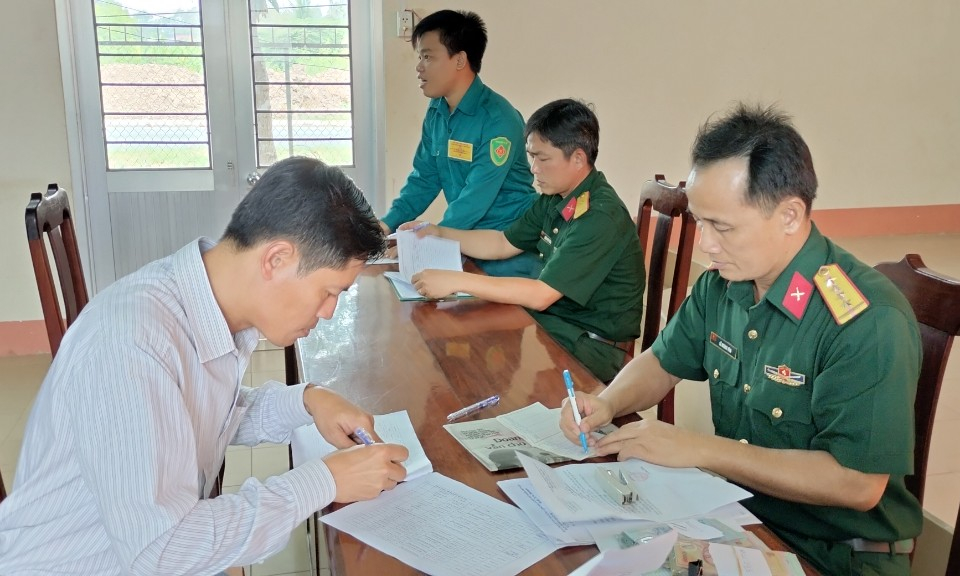 Tân Hưng sinh hoạt, chi trả phụ cấp trách nhiệm cho Quân nhân dự bị quý I/2023