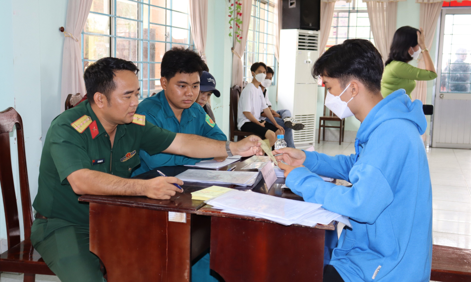Cần Đước đăng ký nghĩa vụ quân sự lần đầu cho nam công dân tuổi 17 