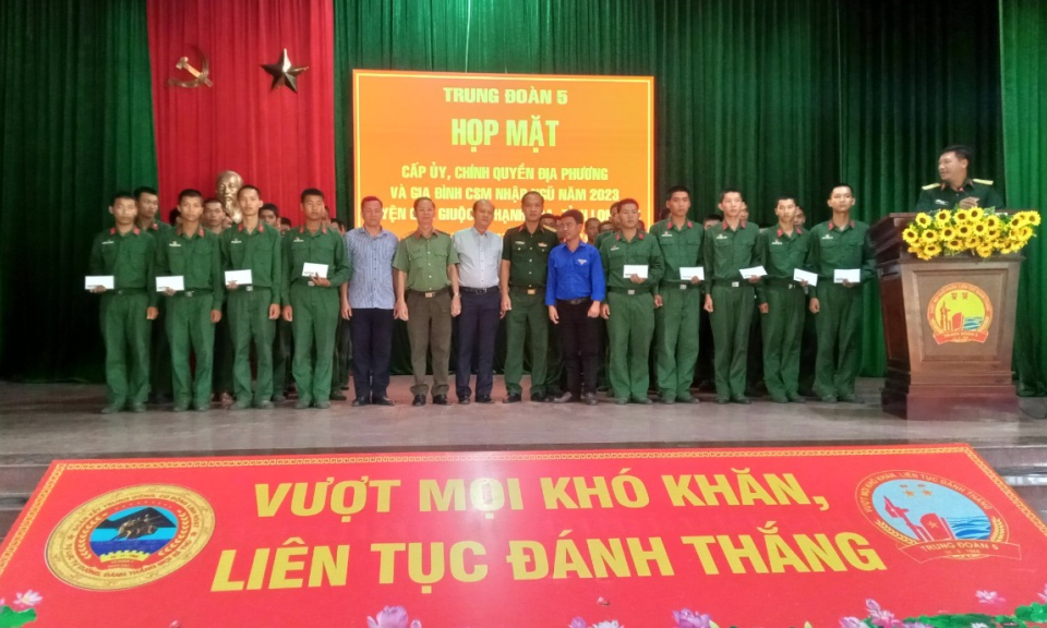 Thạnh Hóa và Cần Giuộc dự họp mặt gia đình chiến sĩ mới nhập ngũ năm 2023 tại Sư đoàn 5