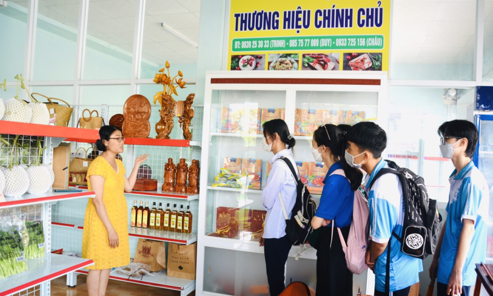 Cần Giuộc sôi nổi hoạt động trải nghiệm bổ ích cho học sinh