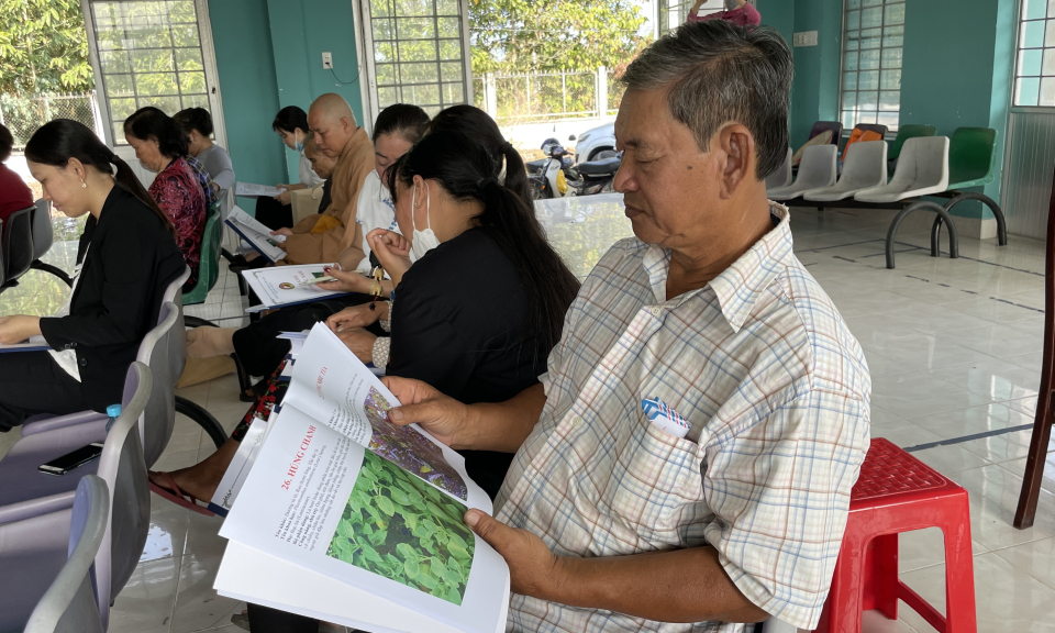 Tân Hưng: Hội Đông y tuyên truyền về trồng và sử dụng cây thuốc nam