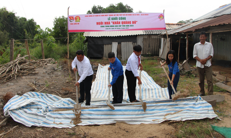 Thủ Thừa: Khởi công xây dựng ngôi nhà "Khăn quàng đỏ"