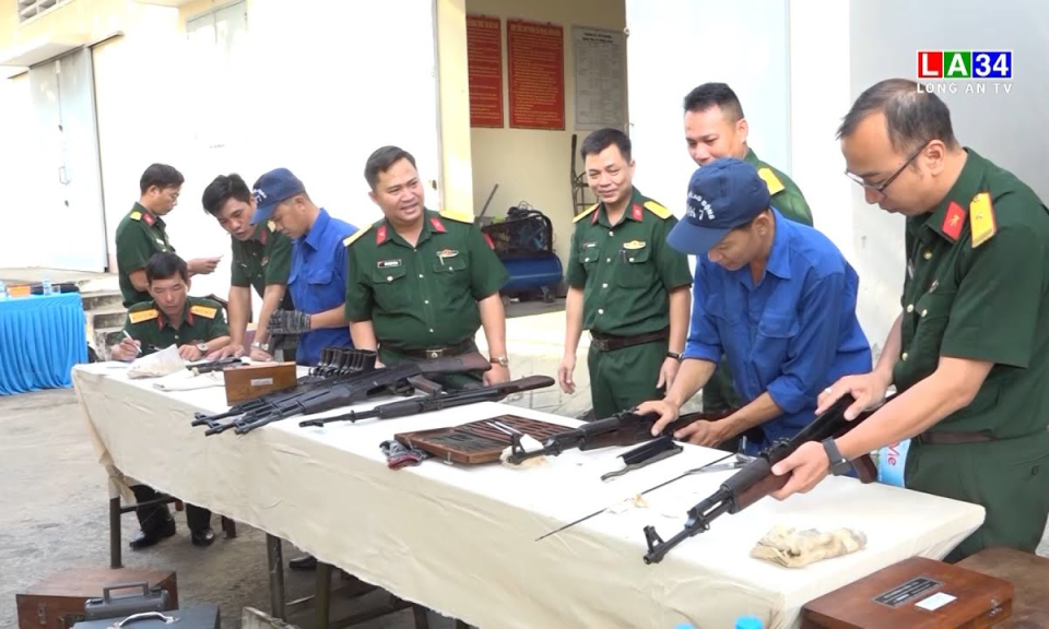 Hội đồng phúc tra vũ khí bộ binh Quân khu 7 đến phúc tra vũ khí bộ binh tại Bộ CHQS tỉnh Long An