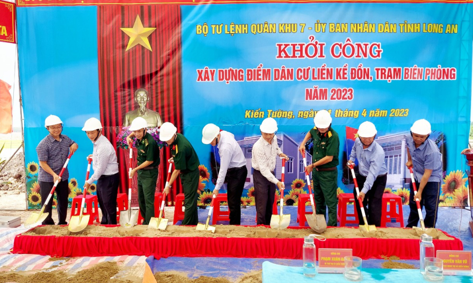 Kiến Tường khởi công xây dựng điểm dân cư liền kề đồn, trạm biên phòng