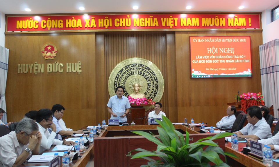 Đức Huệ kiểm tra, đôn đốc thu ngân sách 