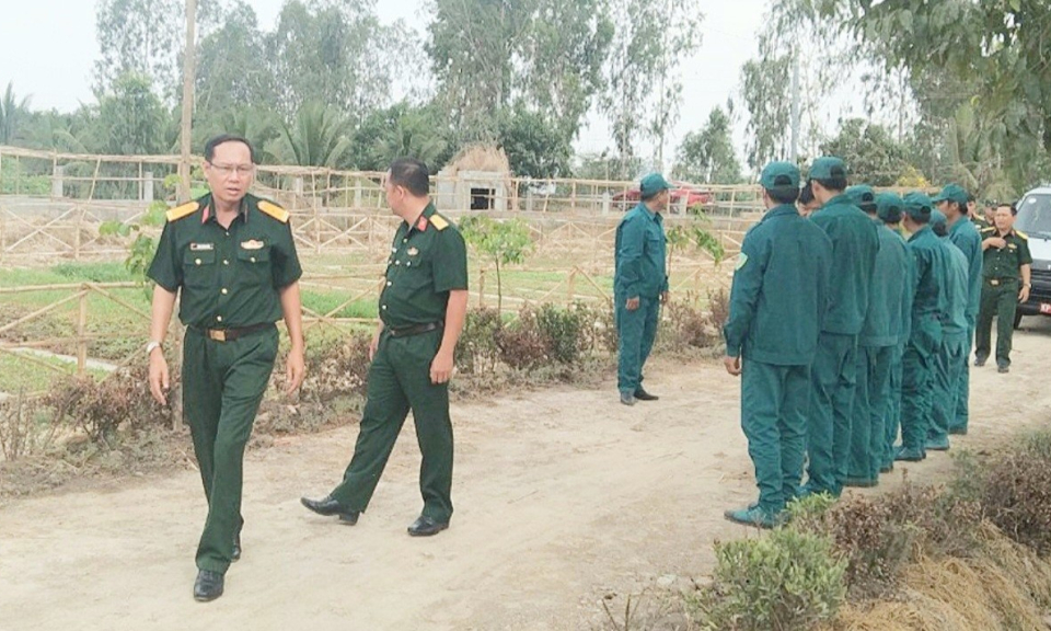 Tân Hưng kiểm tra chuẩn bị tham gia Hội thi chốt Dân quân thường trực biên giới.