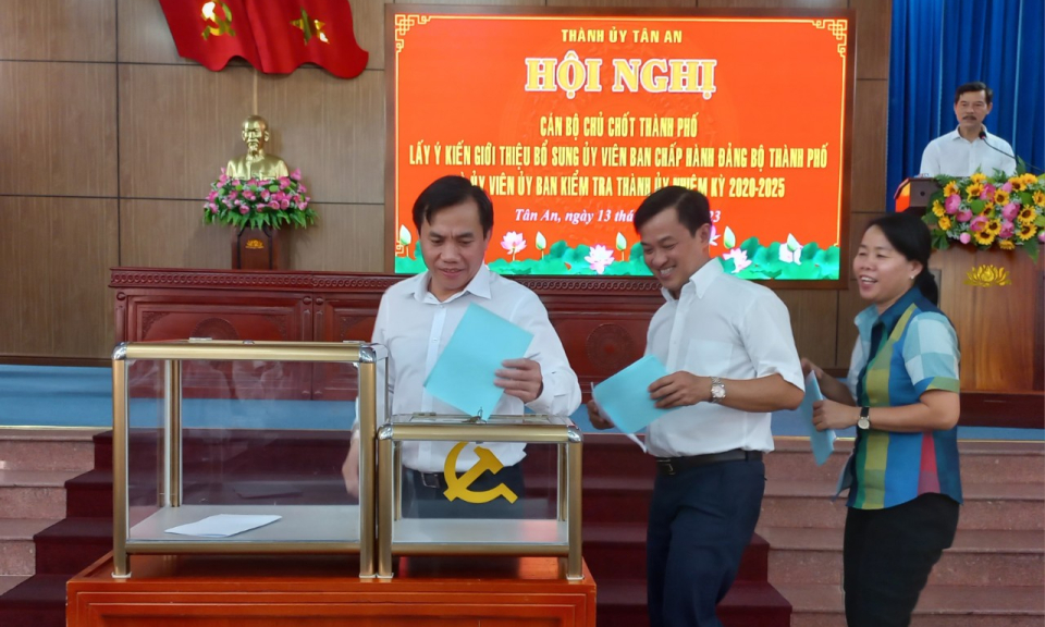 Thành phố Tân An lấy ý kiến giới thiệu bổ sung Uỷ viên Ban Chấp hành Đảng bộ và Uỷ viên Uỷ ban Kiểm tra