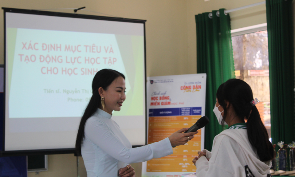 Đức Huệ xác định mục tiêu và tạo động lực học tập cho học sinh