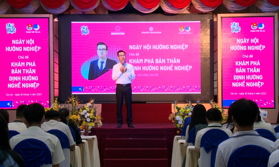 Ngày hội hướng nghiệp “Khám phá bản thân định hướng nghề nghiệp”