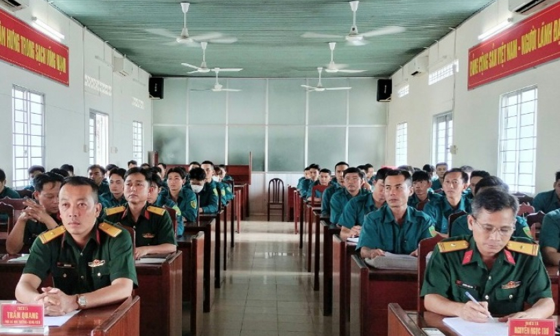 Tân Hưng khai giảng huấn luyện Dân quân binh chủng huyện đợt 1 năm 2023