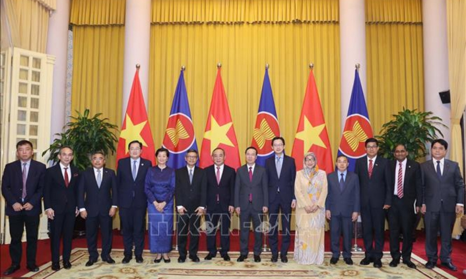 Chủ tịch nước Võ Văn Thưởng tiếp Đại sứ các nước ASEAN