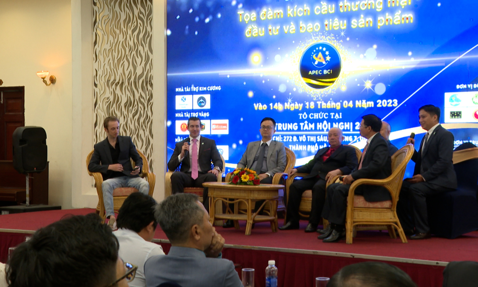 Tọa đàm: "Kích cầu thương mại - Đầu tư và bao tiêu sản phẩm"