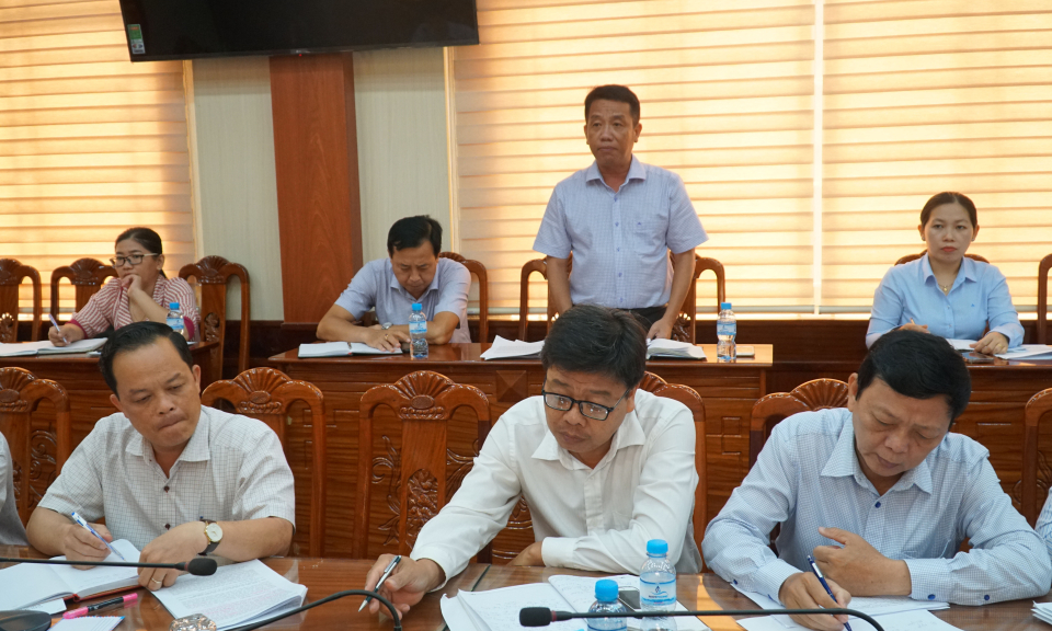 Đoàn công tác của tỉnh kiểm tra xây dựng nông thôn mới tại huyện Bến Lức