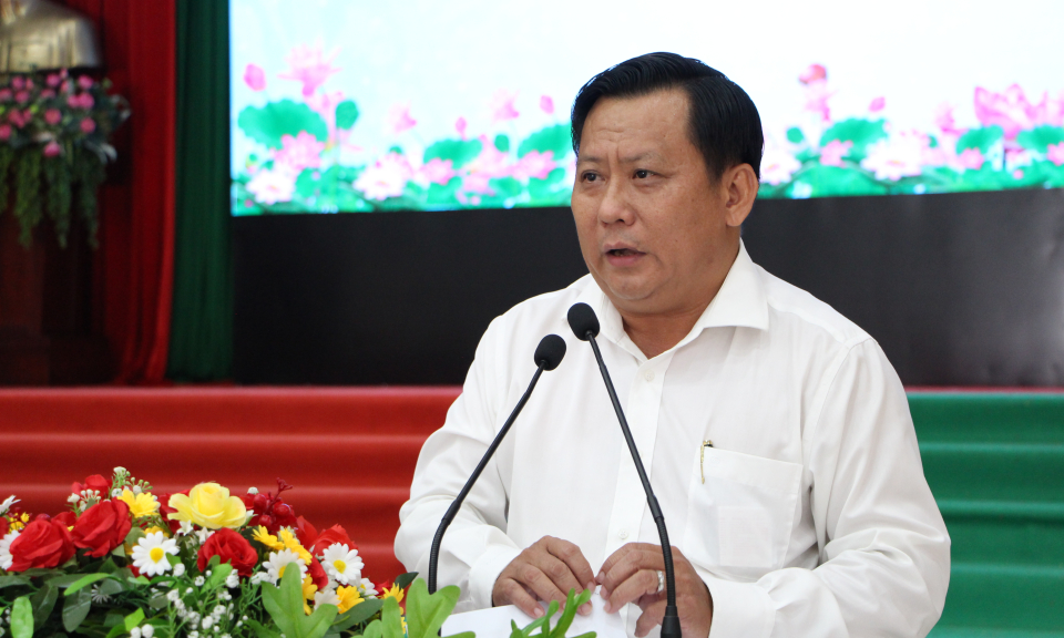 Lãnh đạo tỉnh đối thoại doanh nghiệp tại huyện Đức Hòa, Đức Huệ