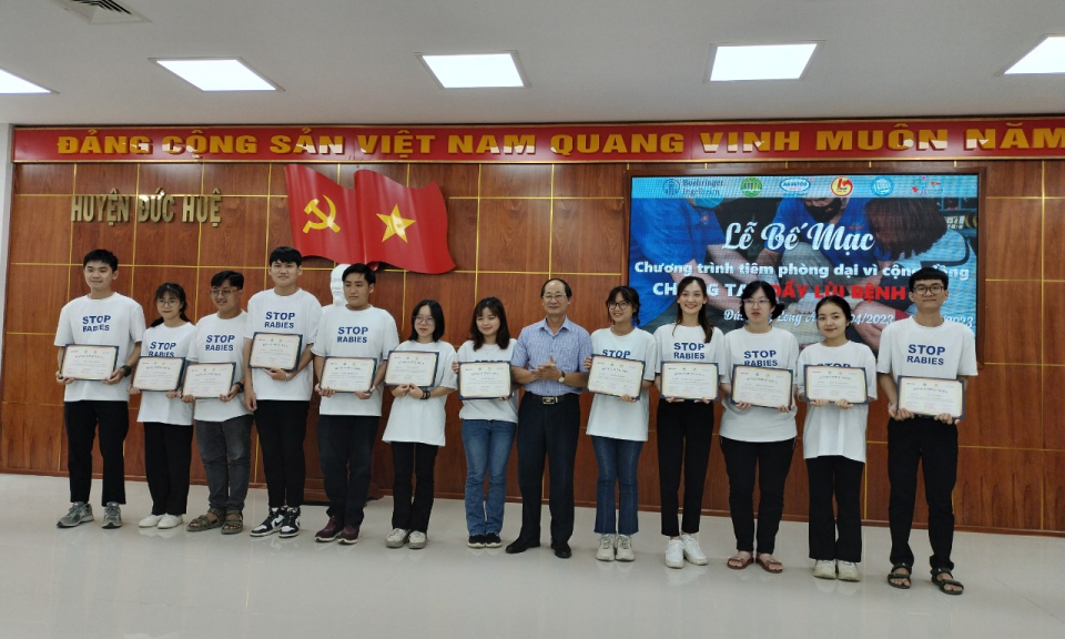 Đức Huệ tổng kết chương trình tiêm phòng bệnh dại vì cộng đồng