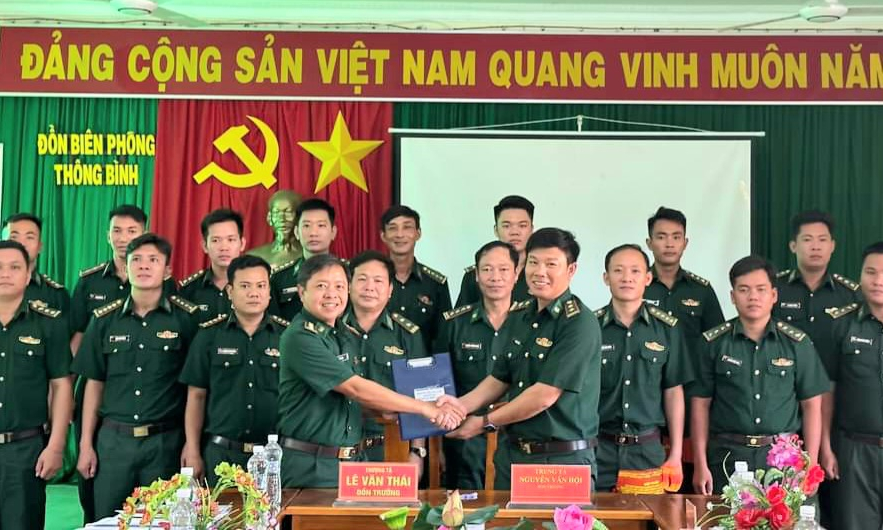 Tân Hưng: Ký kết kế hoạch hiệp đồng bảo vệ biên giới tiếp giáp năm 2023