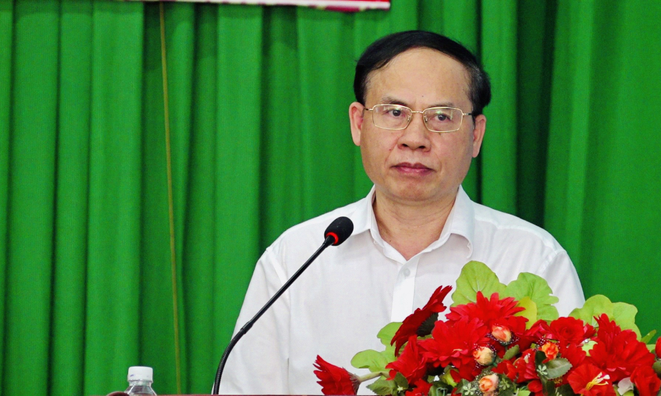 Đại biểu Quốc hội tiếp xúc cử tri huyện Tân Hưng