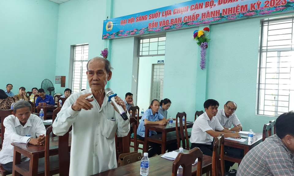 Đại biểu Quốc hội tiếp xúc cử tri huyện Thạnh Hoá