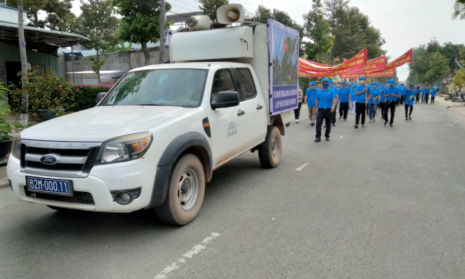 Thị trấn Tân Hưng phát động xây dựng thị trấn đạt chuẩn đô thị văn minh 