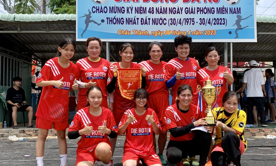 Châu Thành tổ chức giải bóng đá nữ chào mừng kỷ niệm Ngày giải phóng miền Nam, thống nhất đất nước 	