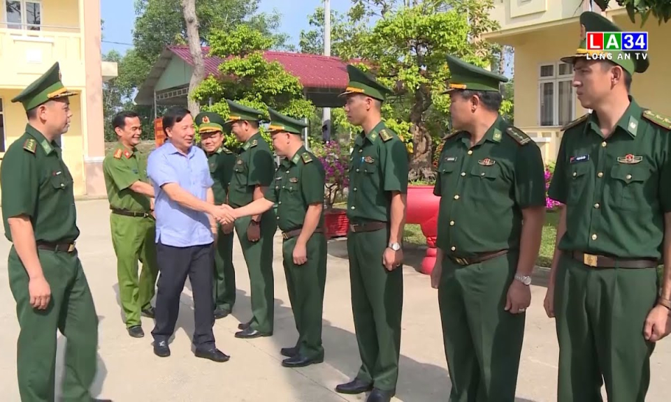 Chủ tịch UBND tỉnh Long An kiểm tra công tác phòng, chống buôn lậu tại Đức Huệ